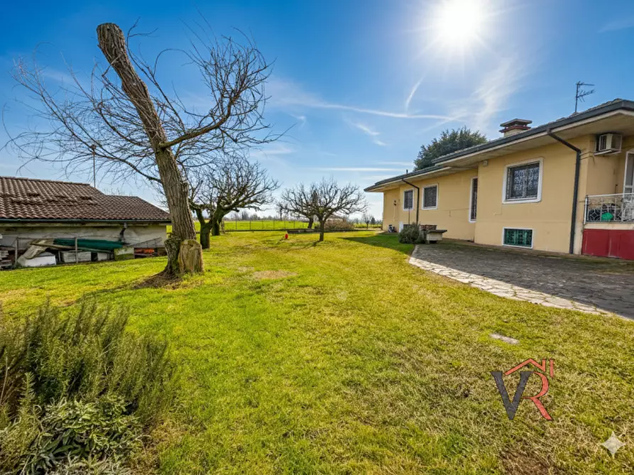 Immagine 9 di Casa indipendente in vendita  in Via Castello a Dello