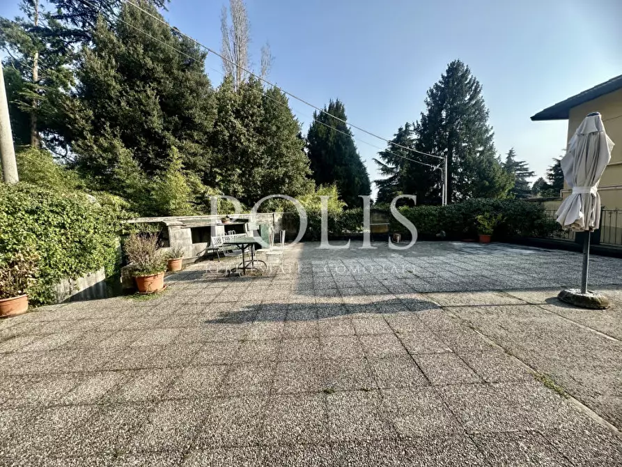 Immagine 3 di Villa in vendita  a Proserpio