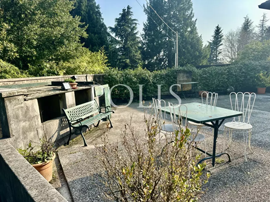 Immagine 4 di Villa in vendita  a Proserpio