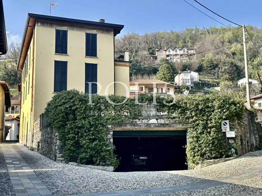 Immagine 5 di Villa in vendita  a Proserpio