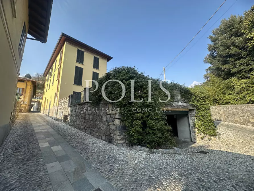 Immagine 6 di Villa in vendita  a Proserpio