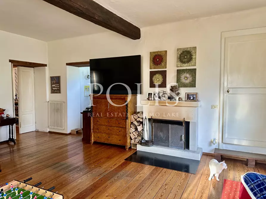 Immagine 12 di Villa in vendita  a Proserpio