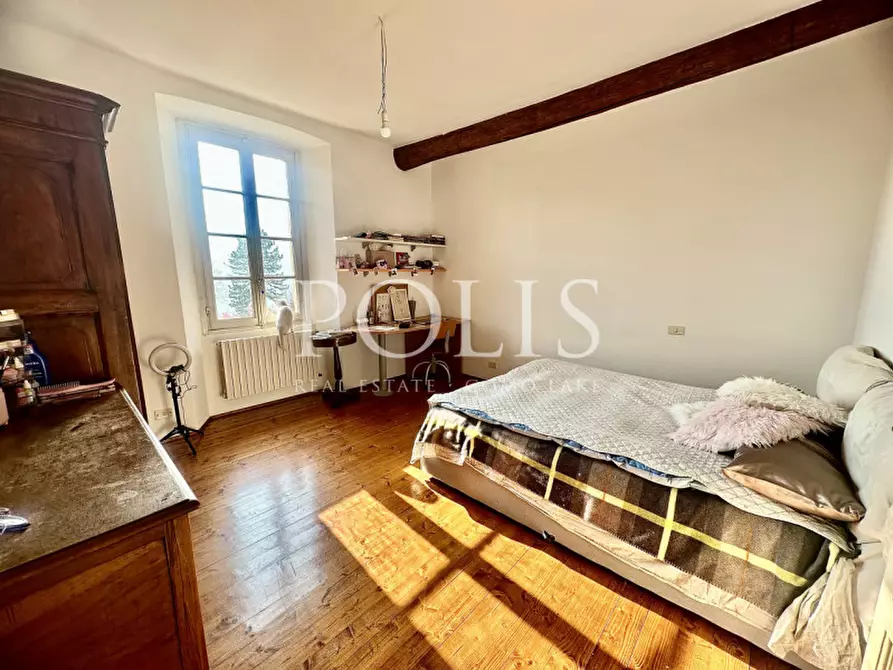 Immagine 16 di Villa in vendita  a Proserpio