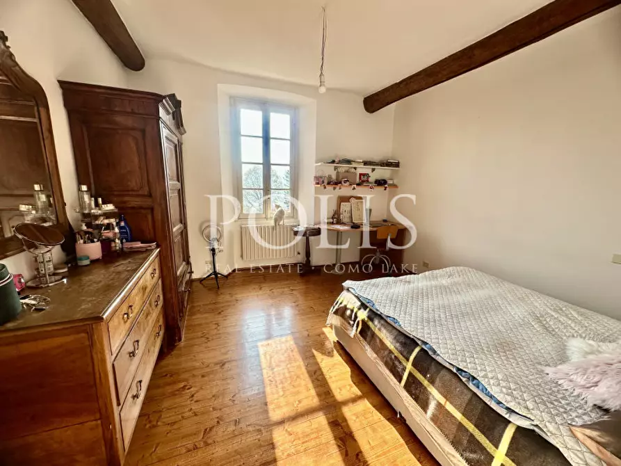 Immagine 17 di Villa in vendita  a Proserpio