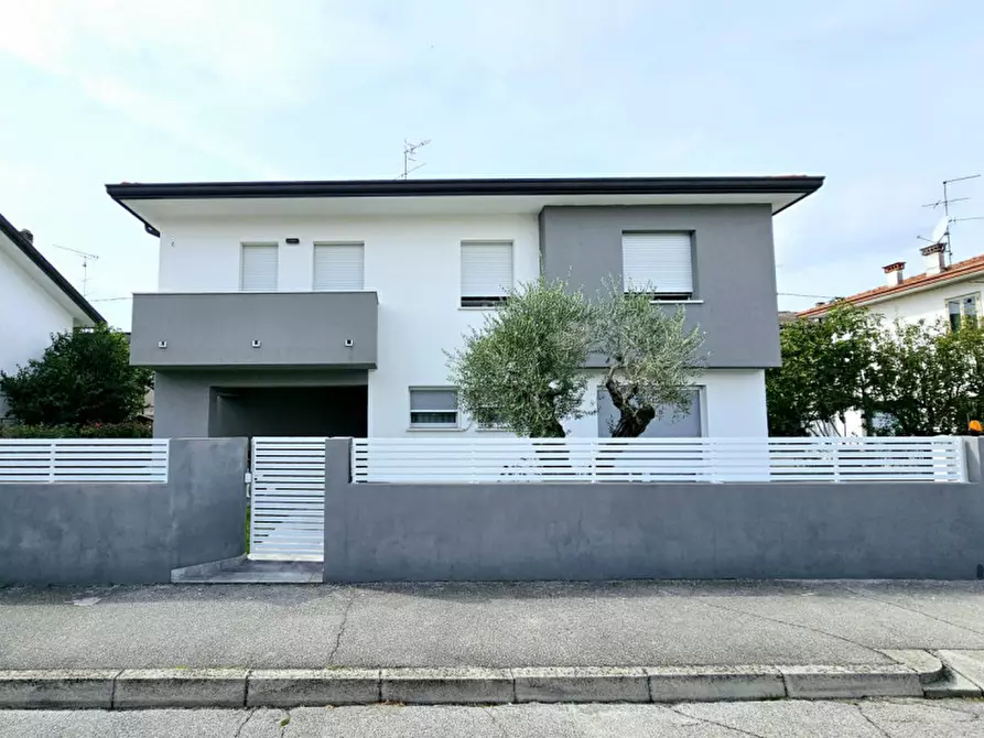 Immagine 1 di Casa indipendente in vendita  in VIA TADDEO D'ESTE a Este