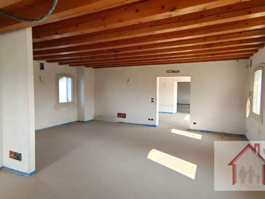 Immagine 5 di Casa indipendente in vendita  a Susegana