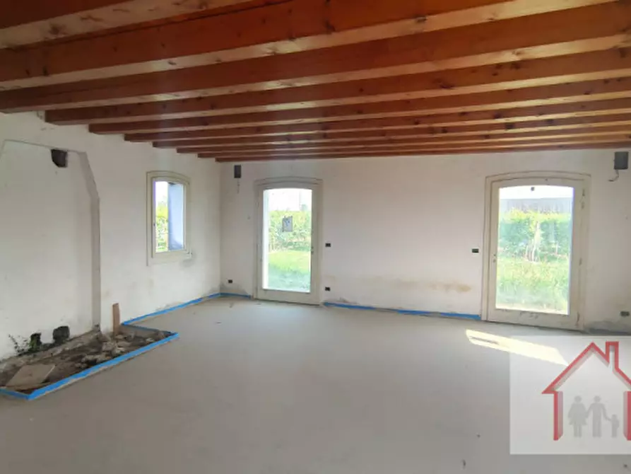 Immagine 9 di Casa indipendente in vendita  a Susegana