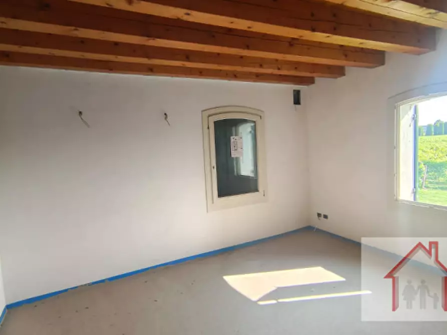 Immagine 10 di Casa indipendente in vendita  a Susegana