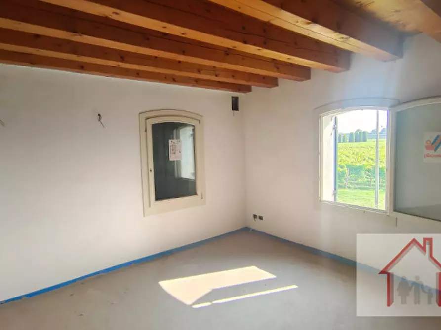Immagine 11 di Casa indipendente in vendita  a Susegana
