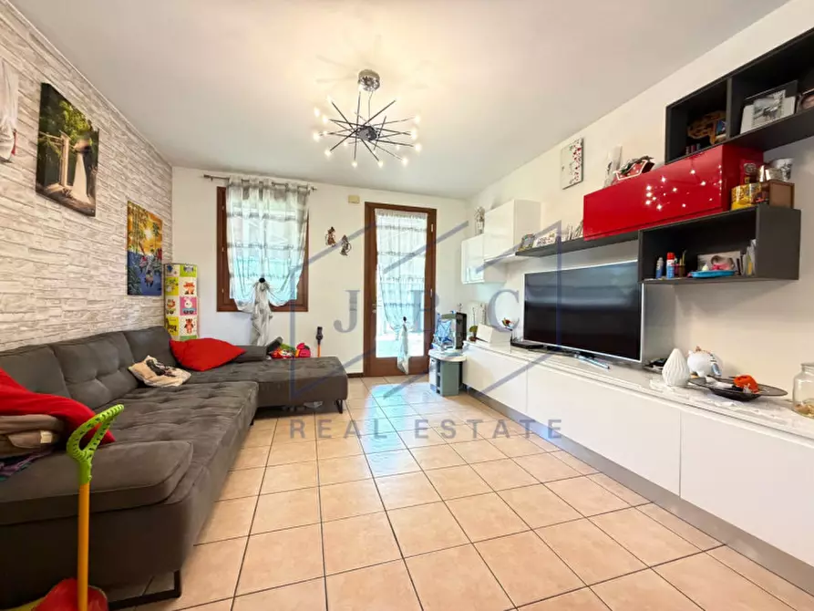 Immagine 3 di Casa bifamiliare in vendita  a Motta Di Livenza