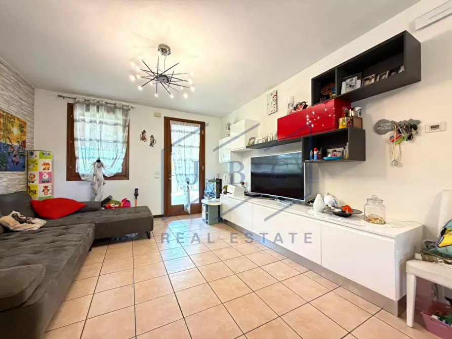 Immagine 4 di Casa bifamiliare in vendita  a Motta Di Livenza