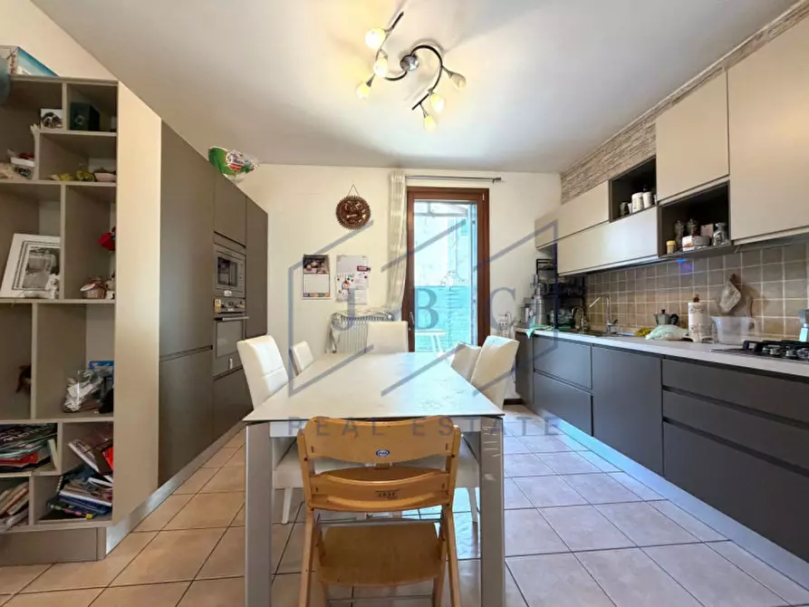 Immagine 7 di Casa bifamiliare in vendita  a Motta Di Livenza