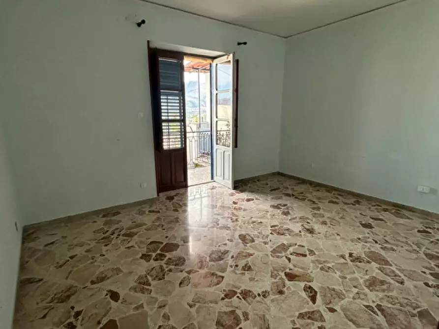 Immagine 3 di Appartamento in vendita  in Via Regione Siciliana a Monreale