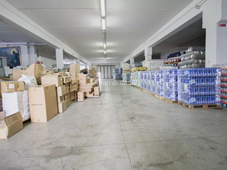 Immagine 6 di Magazzino in vendita  in Via Lombarda a Carmignano