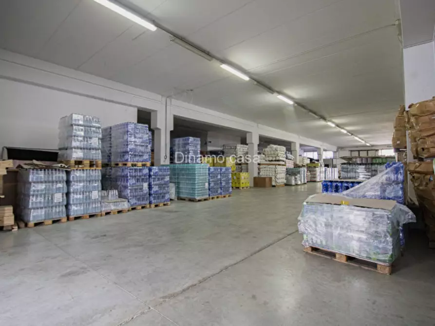 Immagine 8 di Magazzino in vendita  in Via Lombarda a Carmignano