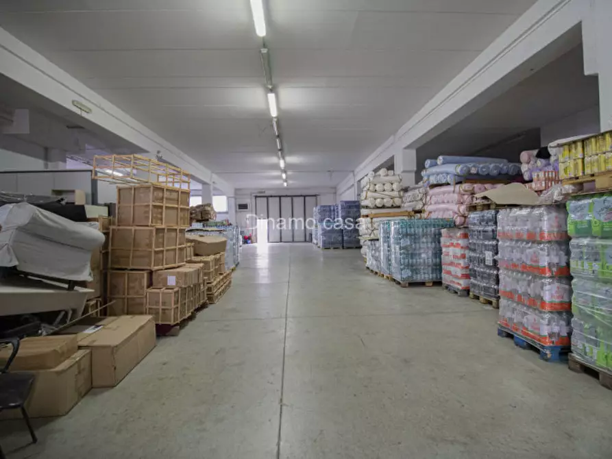 Immagine 9 di Magazzino in vendita  in Via Lombarda a Carmignano