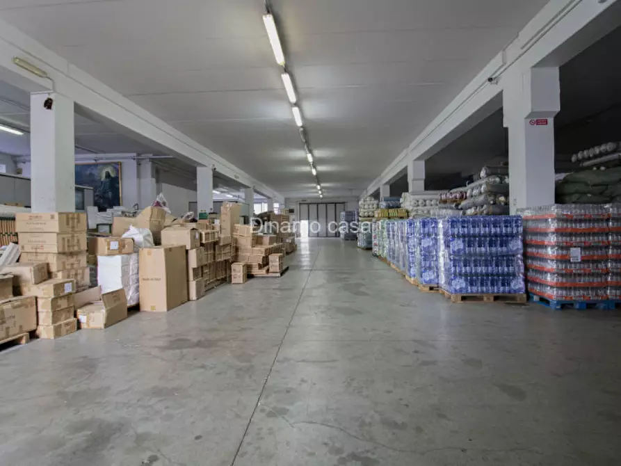 Immagine 12 di Magazzino in vendita  in Via Lombarda a Carmignano