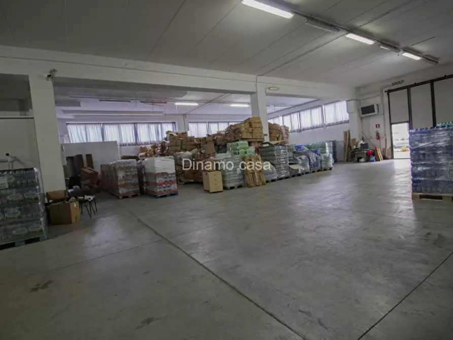 Immagine 14 di Magazzino in vendita  in Via Lombarda a Carmignano