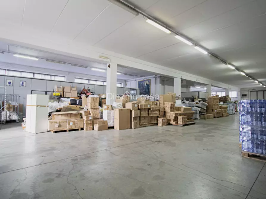 Immagine 17 di Magazzino in vendita  in Via Lombarda a Carmignano