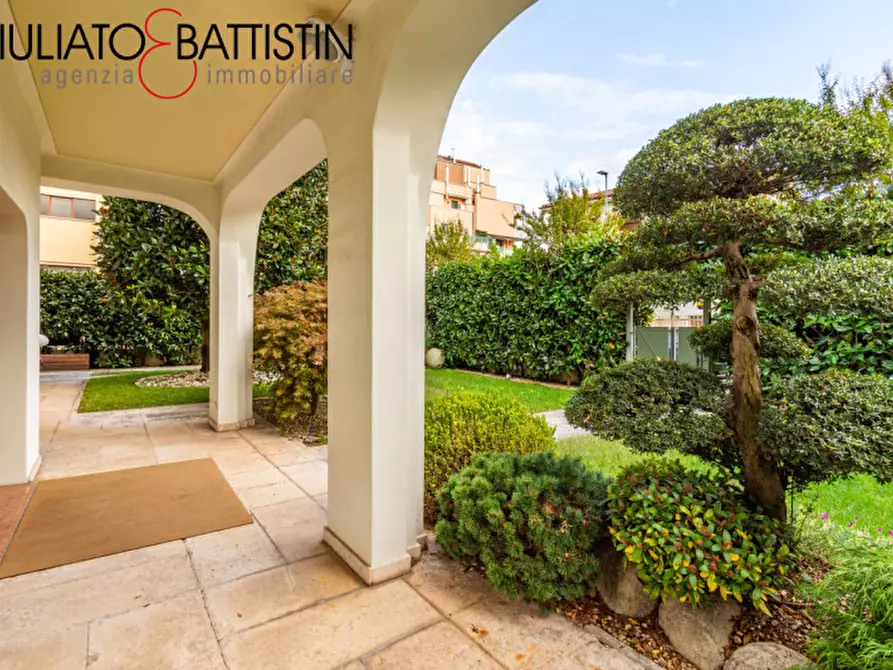 Immagine 2 di Villa in vendita  in Via Legione Antonini a Vicenza