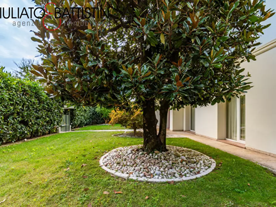 Immagine 3 di Villa in vendita  in Via Legione Antonini a Vicenza