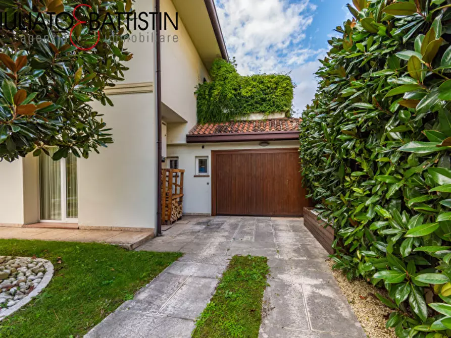 Immagine 5 di Villa in vendita  in Via Legione Antonini a Vicenza