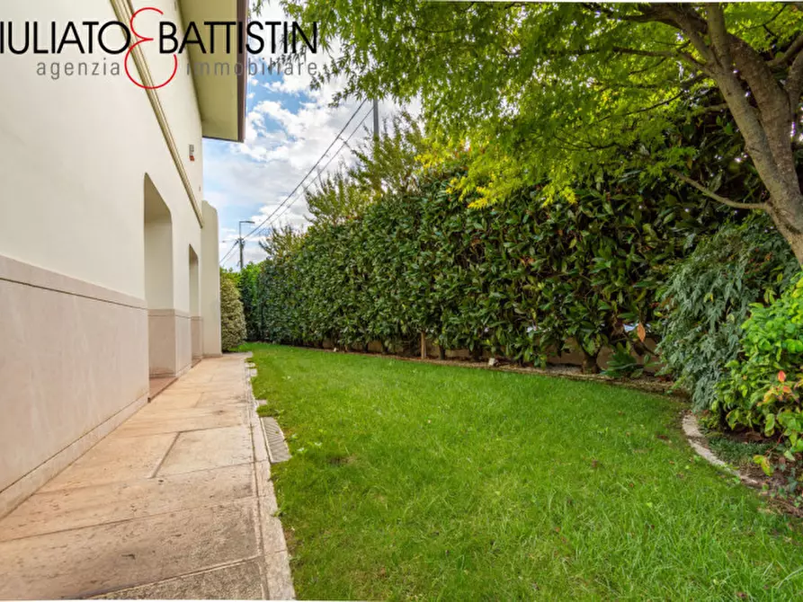 Immagine 6 di Villa in vendita  in Via Legione Antonini a Vicenza