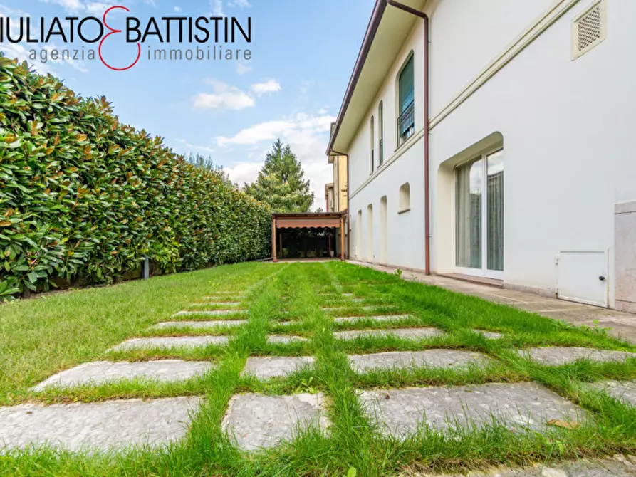 Immagine 9 di Villa in vendita  in Via Legione Antonini a Vicenza