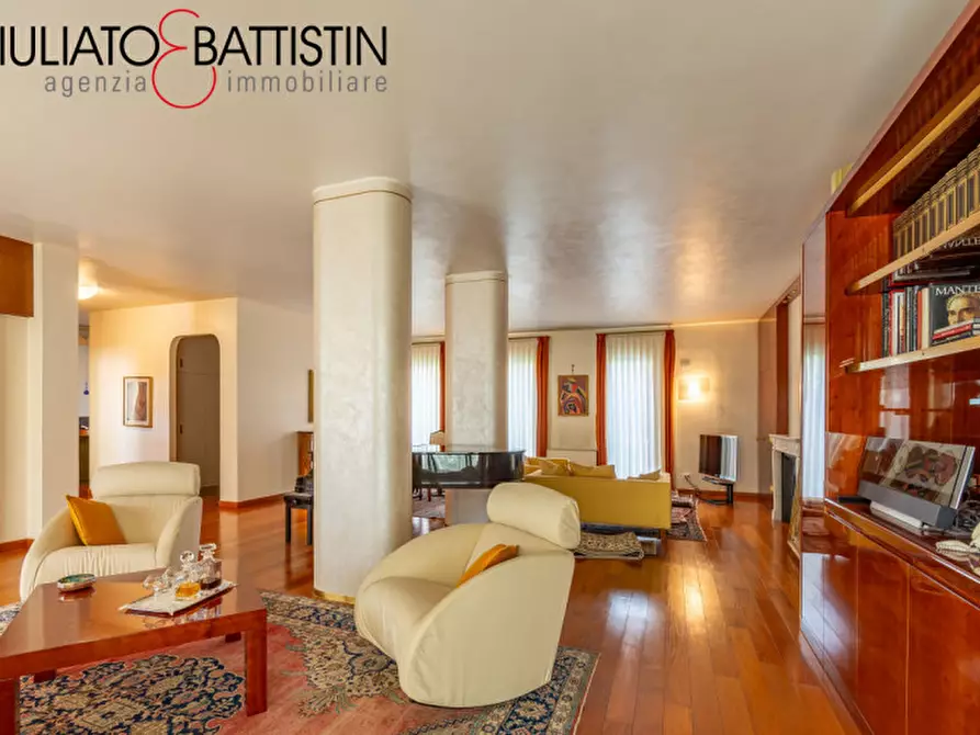 Immagine 13 di Villa in vendita  in Via Legione Antonini a Vicenza