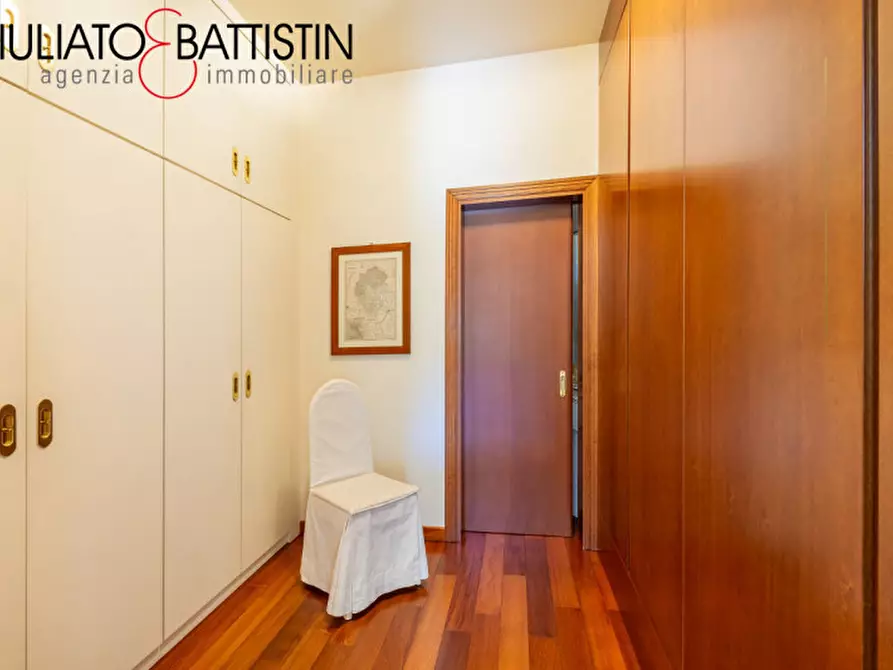 Immagine 21 di Villa in vendita  in Via Legione Antonini a Vicenza