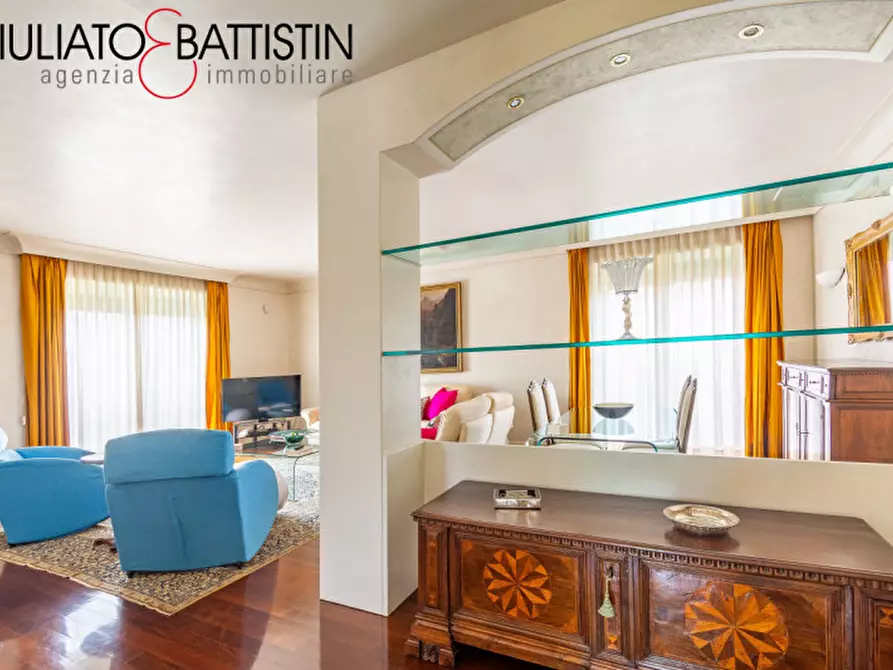 Immagine 25 di Villa in vendita  in Via Legione Antonini a Vicenza