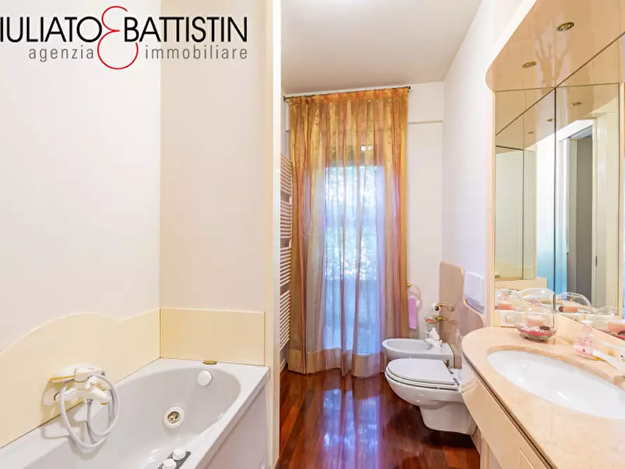 Immagine 31 di Villa in vendita  in Via Legione Antonini a Vicenza