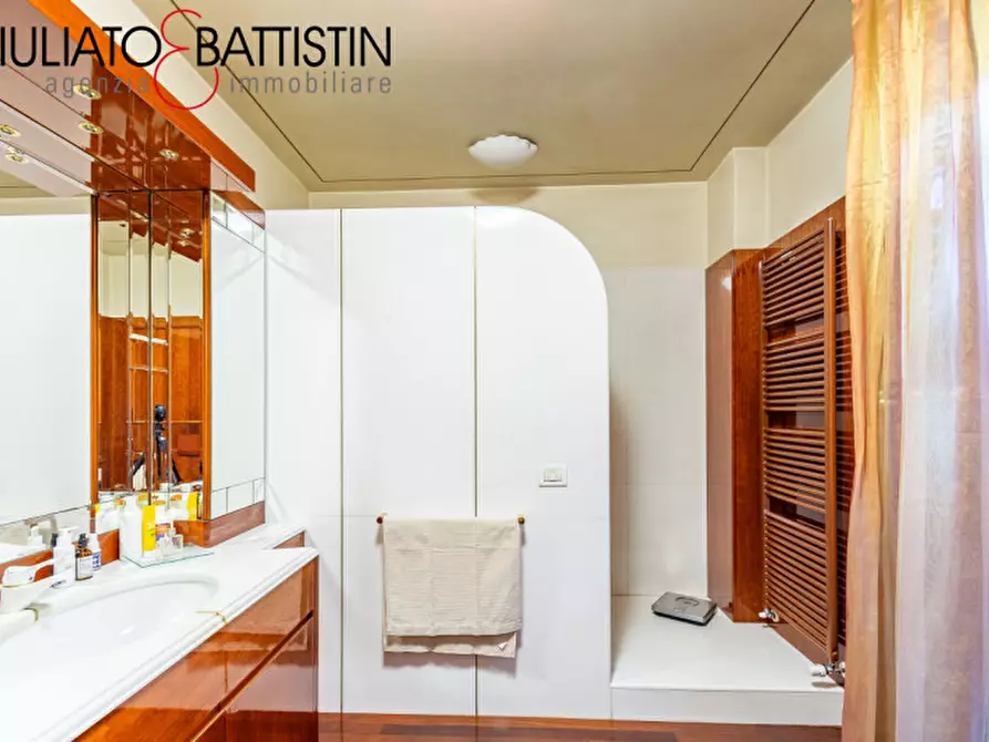 Immagine 36 di Villa in vendita  in Via Legione Antonini a Vicenza