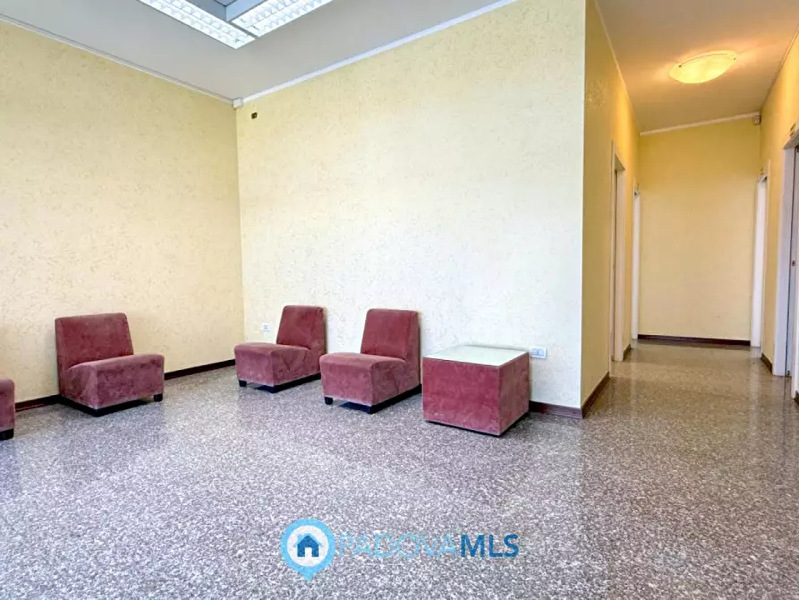 Immagine 6 di Negozio in vendita  in Via Giovanni Duprè a Padova