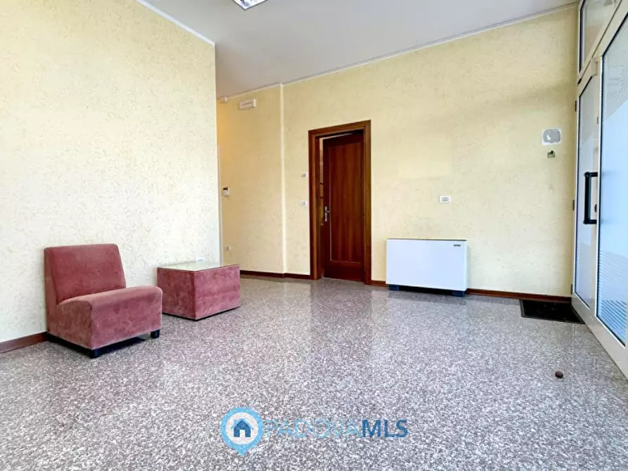 Immagine 7 di Negozio in vendita  in Via Giovanni Duprè a Padova