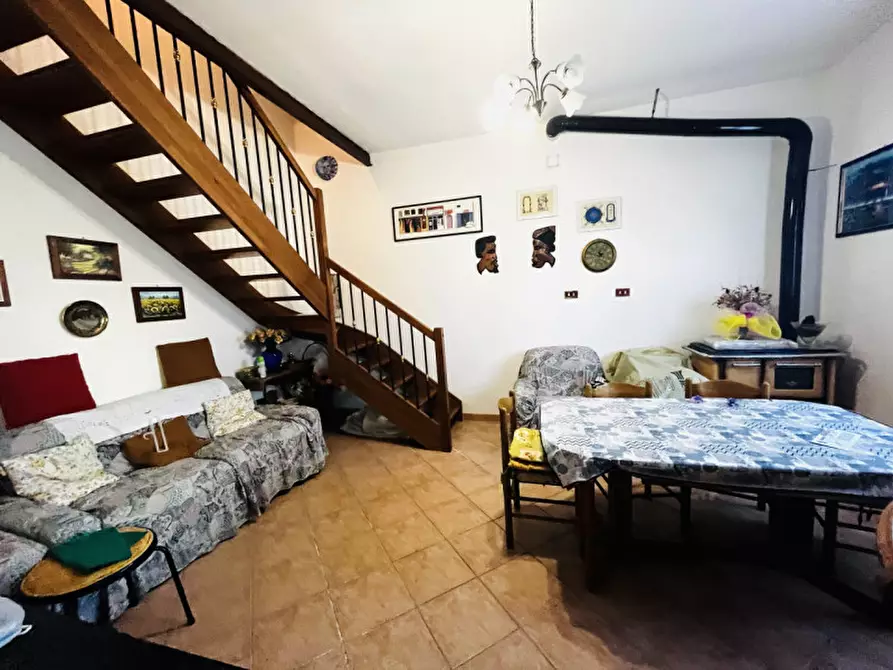 Immagine 1 di Casa indipendente in vendita  in via del lavoro a Budrio