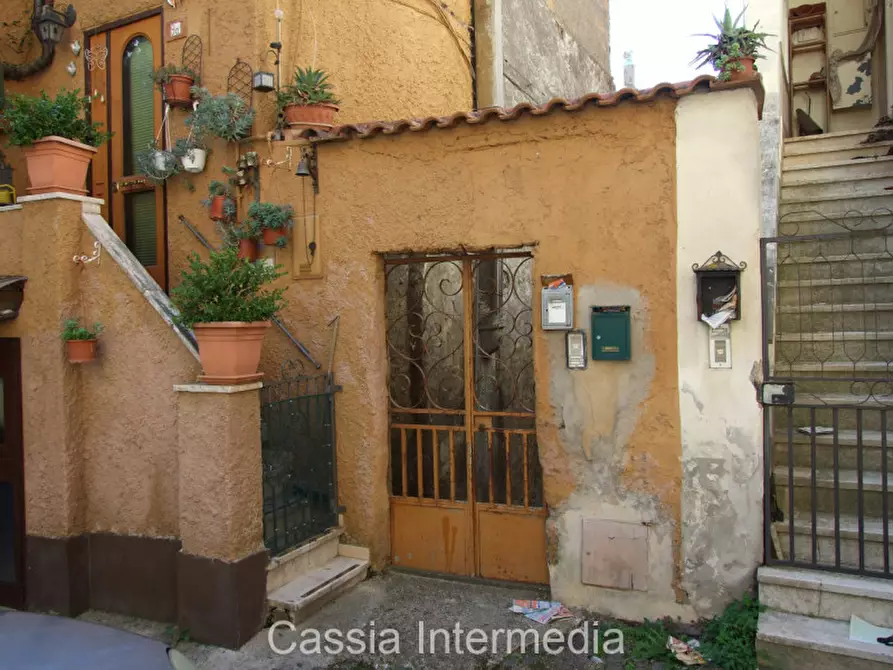 Immagine 1 di Appartamento in vendita  in Via Tor di Floridi 7 a Nepi