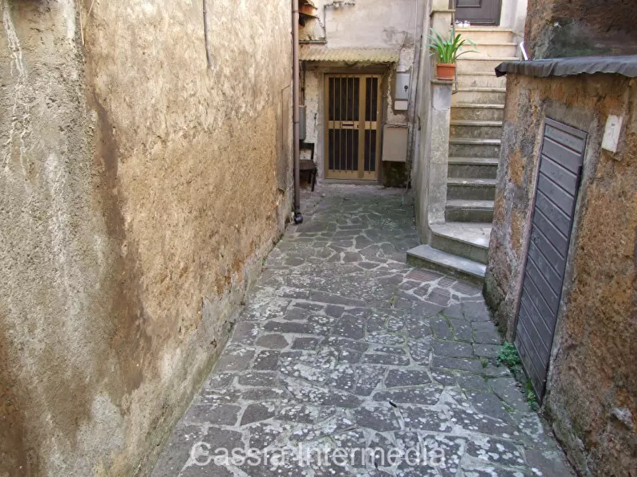 Immagine 2 di Appartamento in vendita  in Via Tor di Floridi 7 a Nepi