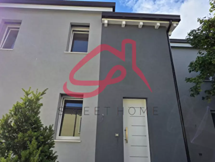 Immagine 1 di Casa indipendente in vendita  in Via Rolandino a Padova