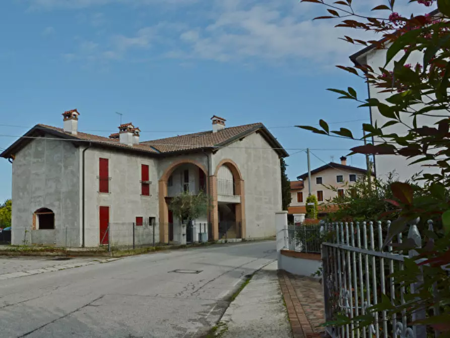 Immagine 4 di Casa bifamiliare in vendita  in Via Caffo a Bressanvido