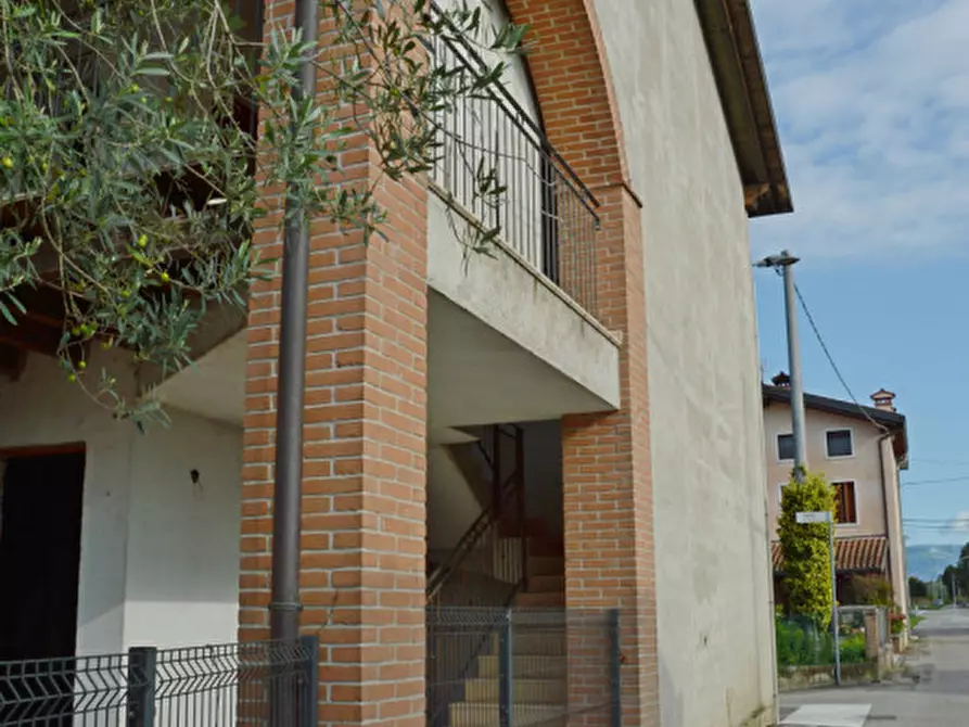 Immagine 5 di Casa bifamiliare in vendita  in Via Caffo a Bressanvido
