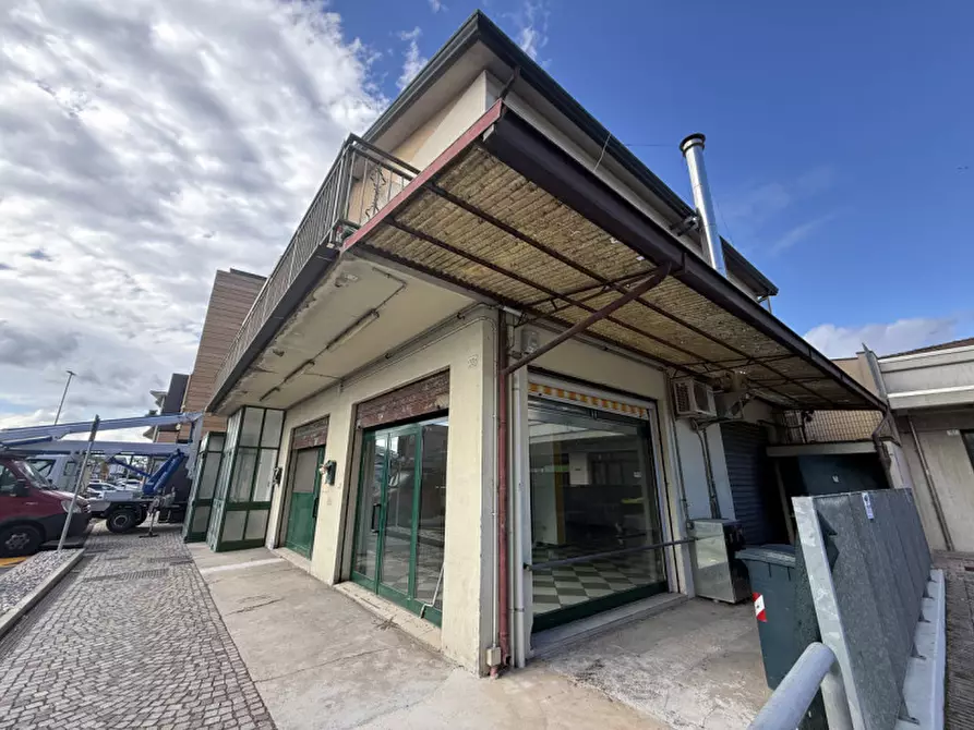 Immagine 1 di Palazzo in vendita  a Noventa Padovana