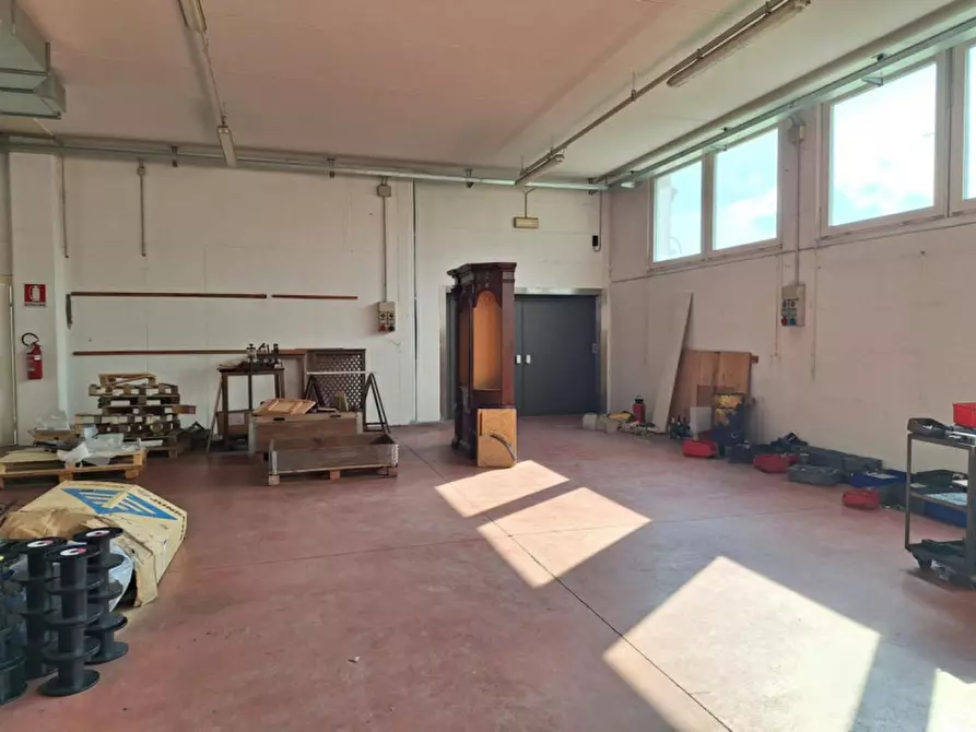 Immagine 3 di Capannone industriale in vendita  in Strada Marchesane, 297, 36061 Bassano del Grappa VI, Italia a Bassano Del Grappa