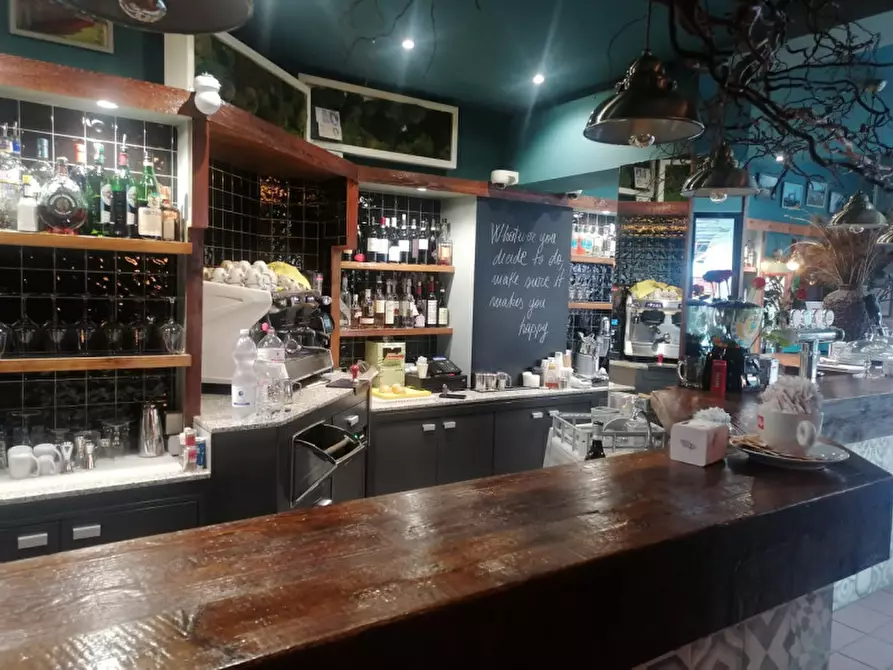 Immagine 1 di Attività commerciale in vendita  in via 25 aprile n.175 a Rovato