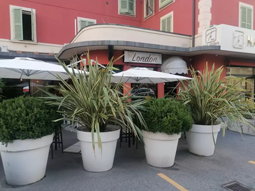 Immagine 7 di Attività commerciale in vendita  in via 25 aprile n.175 a Rovato