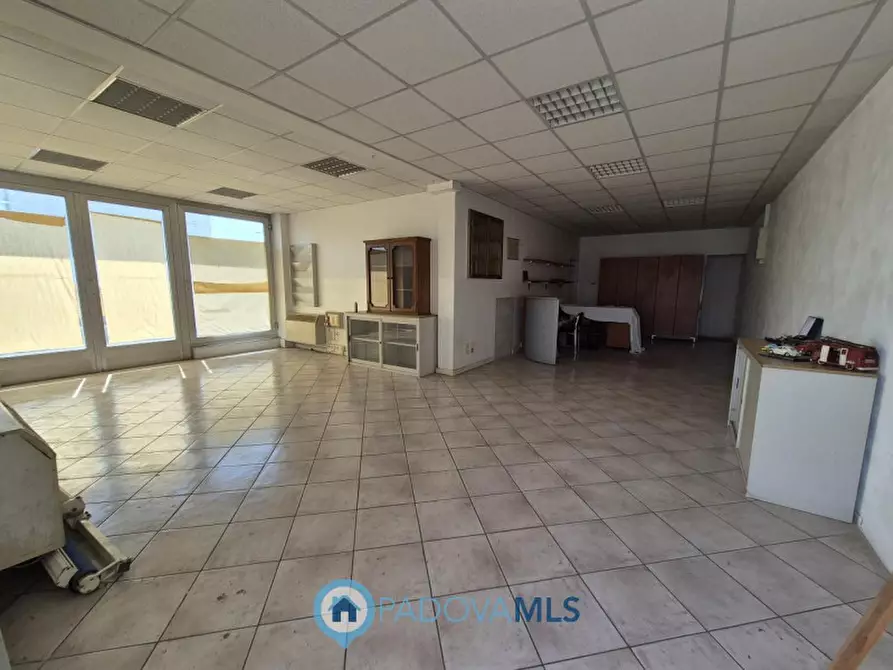 Immagine 3 di Magazzino in vendita  in Via Giuseppe Verdi a Conselve