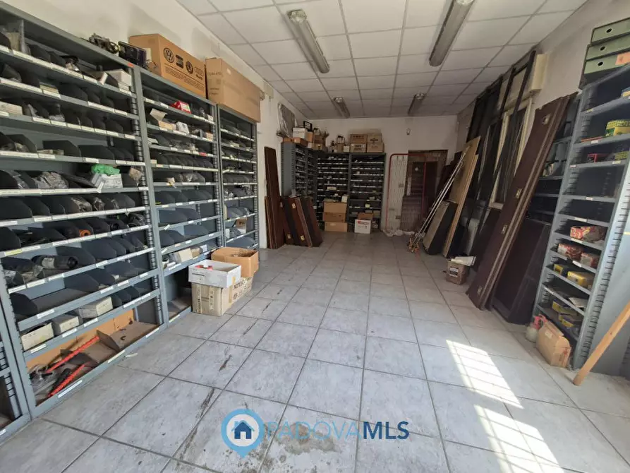 Immagine 4 di Magazzino in vendita  in Via Giuseppe Verdi a Conselve