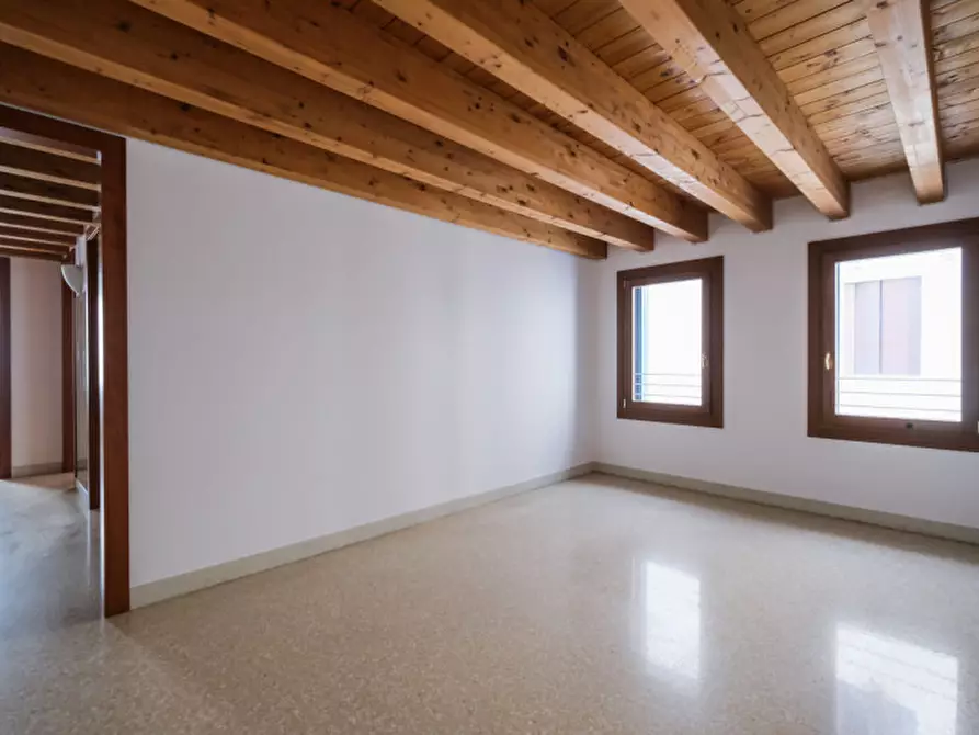 Immagine 9 di Appartamento in vendita  in Contra' San Francesco Vecchio 12 a Vicenza