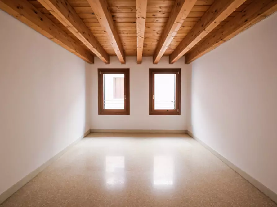 Immagine 10 di Appartamento in vendita  in Contra' San Francesco Vecchio 12 a Vicenza