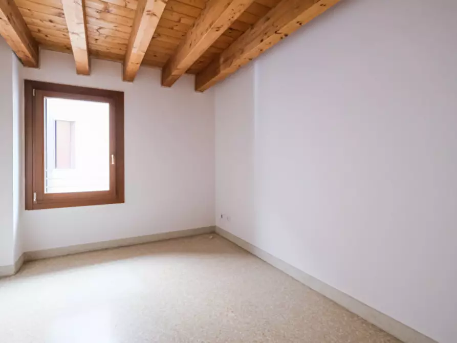 Immagine 26 di Appartamento in vendita  in Contra' San Francesco Vecchio 12 a Vicenza